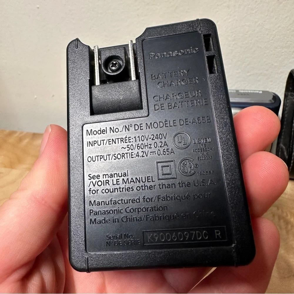 Panasonic Lumix DMC-ZS3 Digital Camera with Charger and Cases FOR PARTS